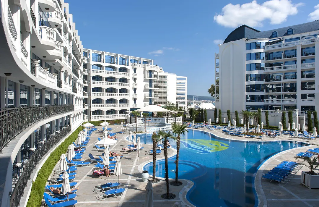 Chaika Beach Resort-1
